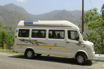 17 Seater Tempo Traveller Rentals in Amritsar